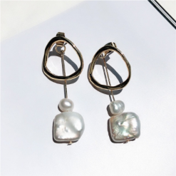 Irregular Circle Pearl Earrings