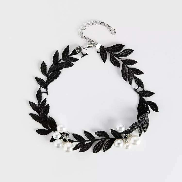 Lace Leaf with Simulated Pearl Choker
